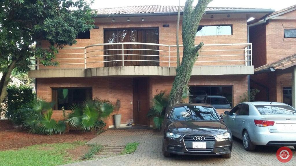 Vendo hermosa casa en condominio cerrado Villa del Parque I – zona detrás Shopping Pinedo – San Lorenzo