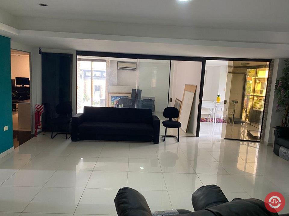 Edificio de cinco pisos próximo a Villa Morra, Asunción-Paraguay Edificio de cinco pisos próximo a Villa Morra, Asunción-Paraguay