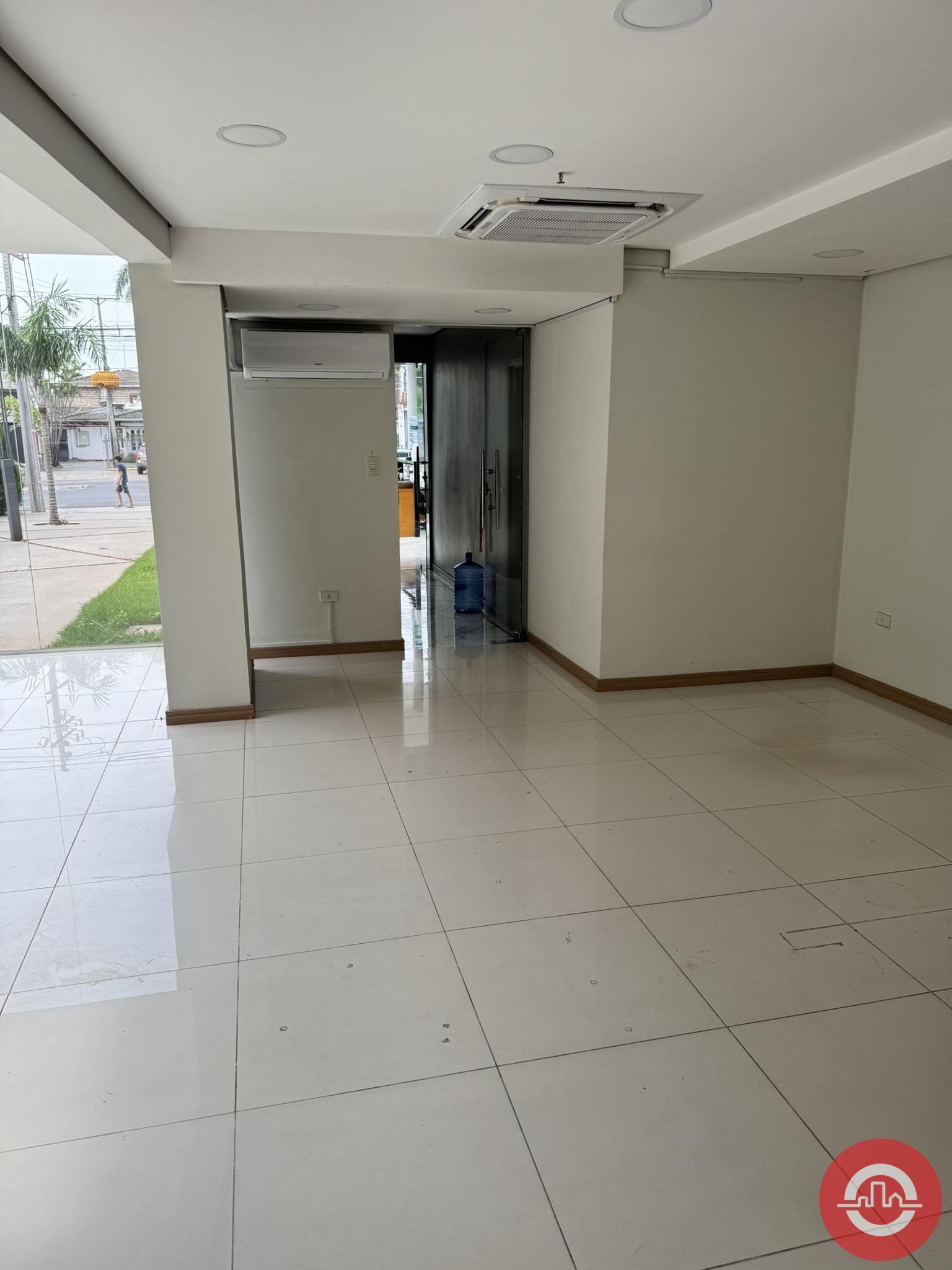 En venta Oficina – Showroom en el corazon corporativo de Asuncion, Paraguay